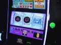 Slot Machine mit YouTube und Twitch-Logos